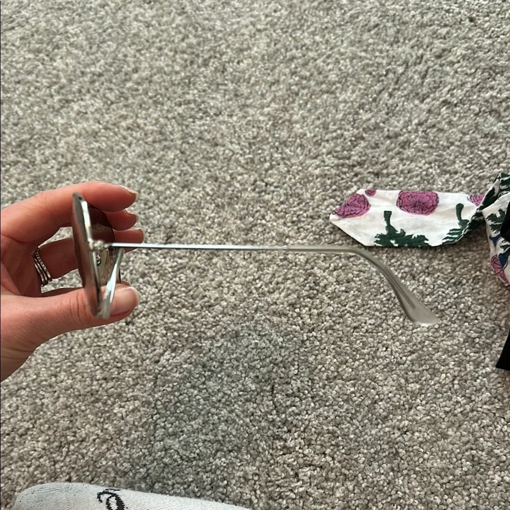 Ray-Ban Silver Aviator Sunglasses with Tan Case - Picture 6 of 6